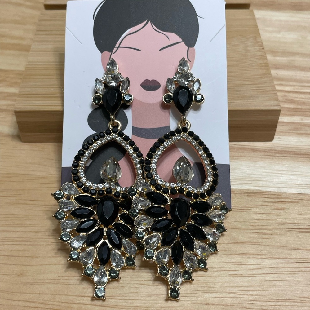 EARRINGS - Picture 9 of 14